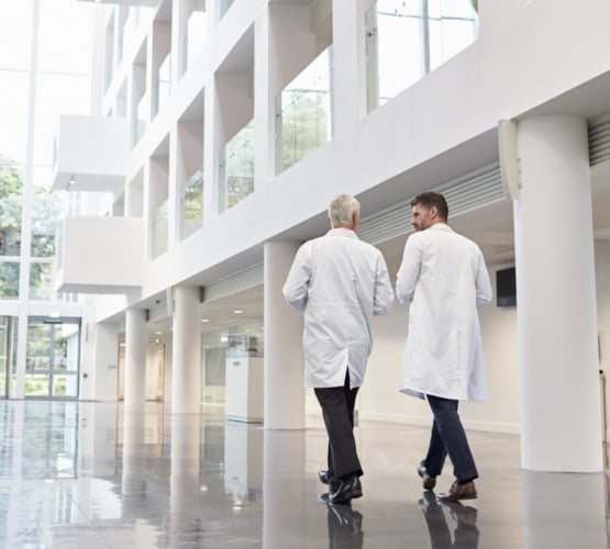 ksp-l-555x500_healthcare_doctors_walking