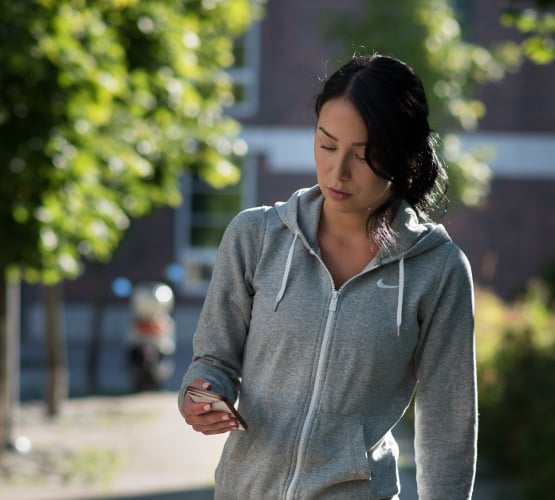 ksp-l-555x500_healthcare_woman_walking