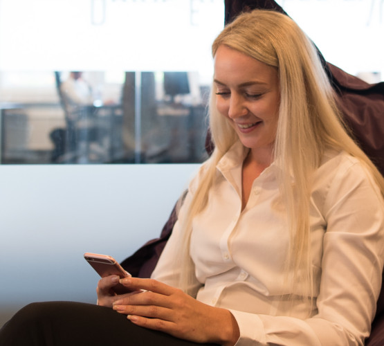 ksp-l-555x500_identityaccess_woman_using_phone
