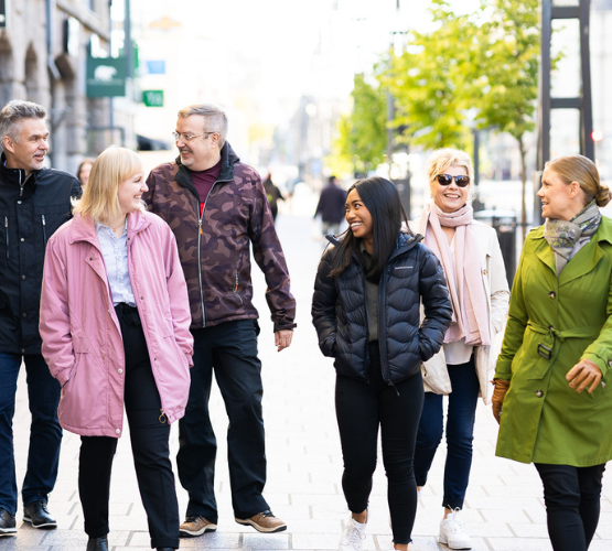 ksp_hr_people-walking-in-the-city